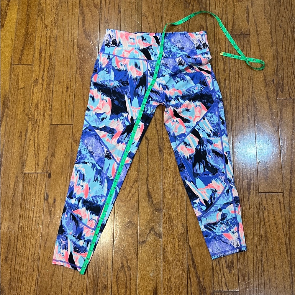 Sweaty Betty size medium leggings colorful EUC - Picture 4 of 4